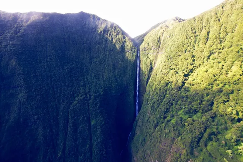 Um verdadeiro espetáculo, prova das forças da natureza e das maravilhas da mãe natureza . A cachoeira é uma das criações