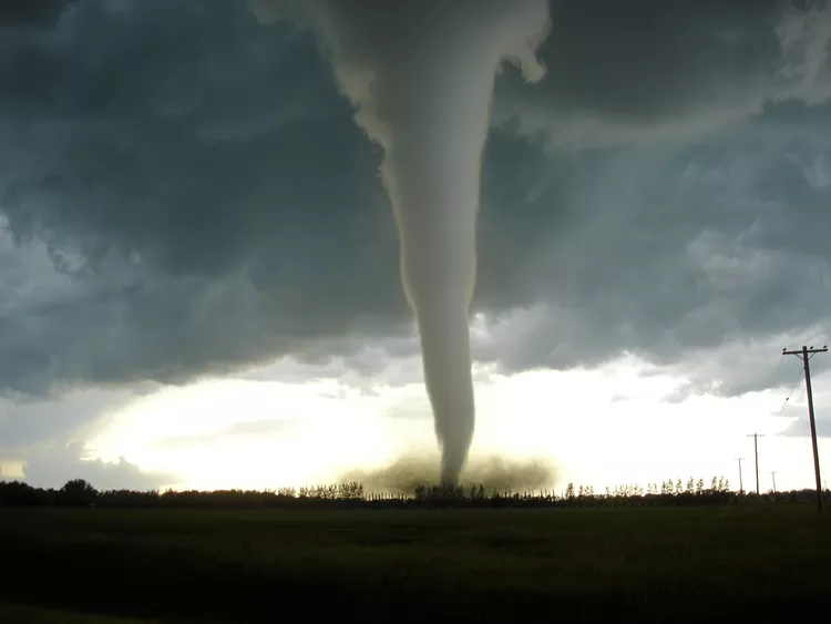 O que causa tornados?