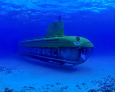 O que faz um submarino implodir?